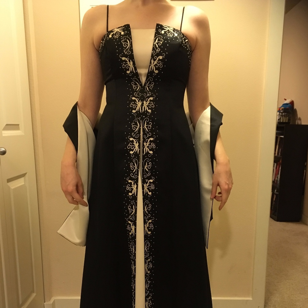 Niki Livas Black Satin Prom/Formal Dress
